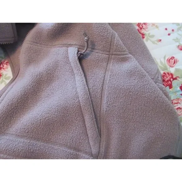 LL Bean Fleece Vest Womens Medium Tan Full Zip Sleeveless Outdoors - Picture 5 of 8